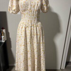 Cider Light Yellow Floral Puff-Sleeve Maxi Dress